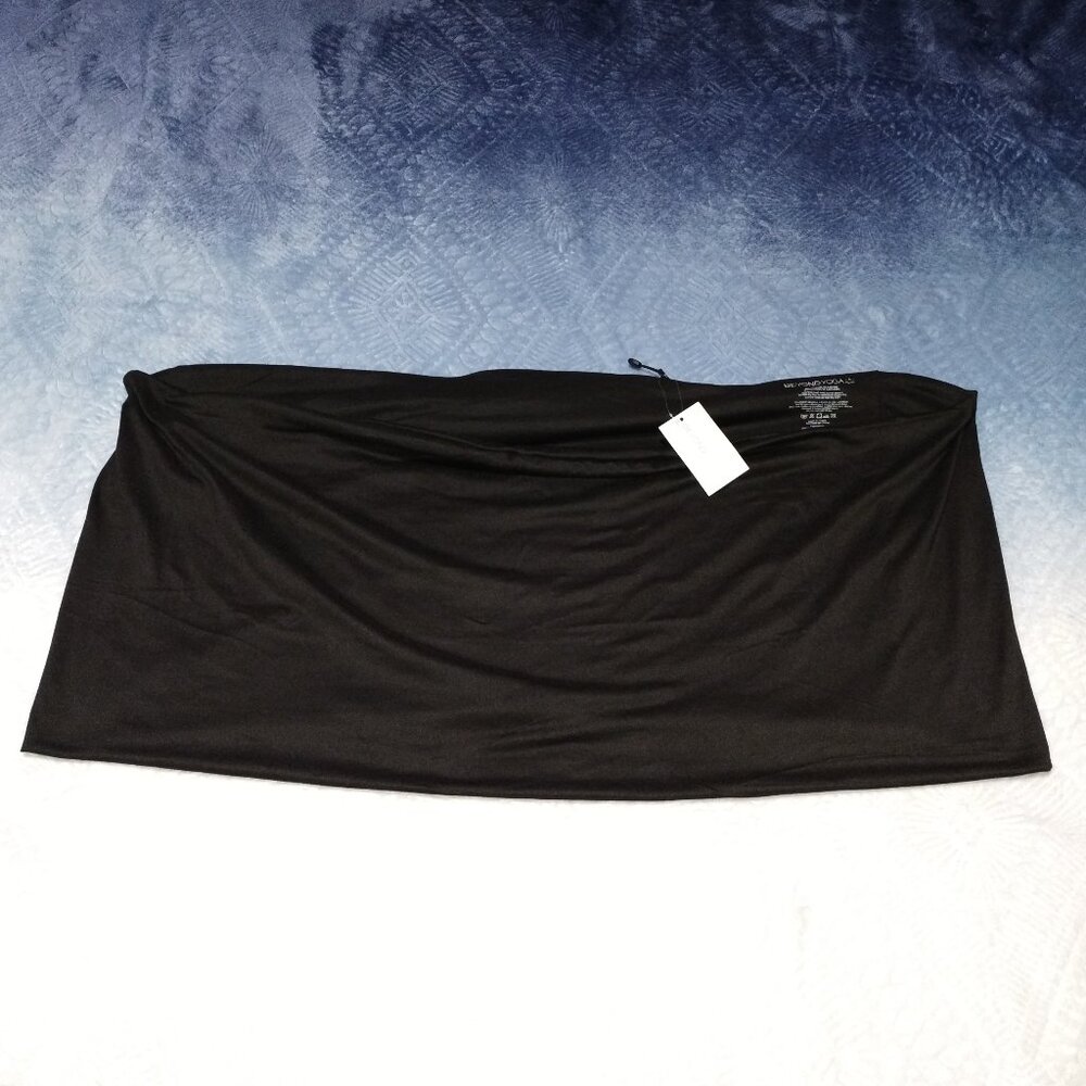 Beyond Yoga Pocket Infinity Scarf Black. NWT. Retail $39.00.